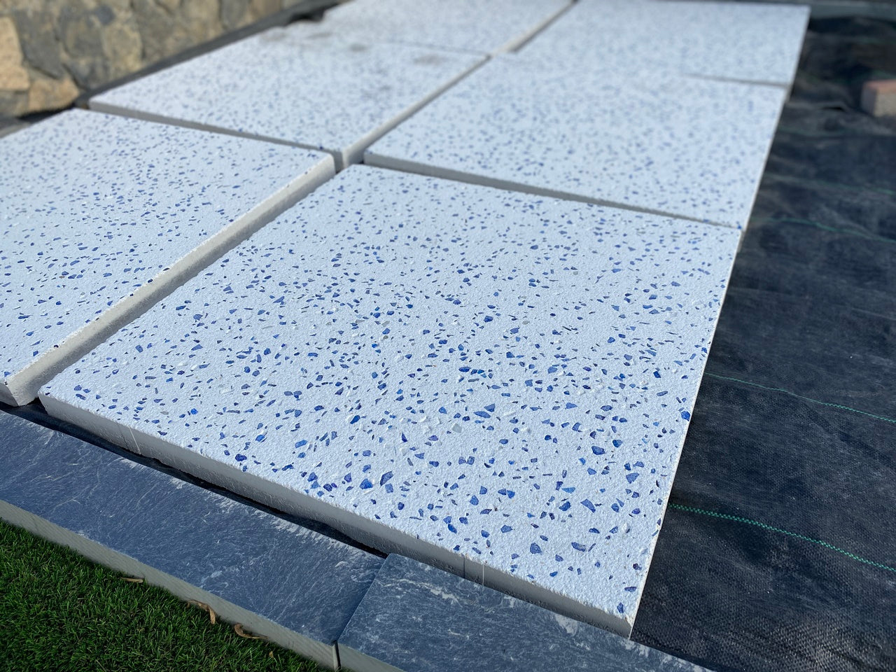 Losa Blanca Cristal Azul | 75x75x5 cm. | Palet 23 piezas
