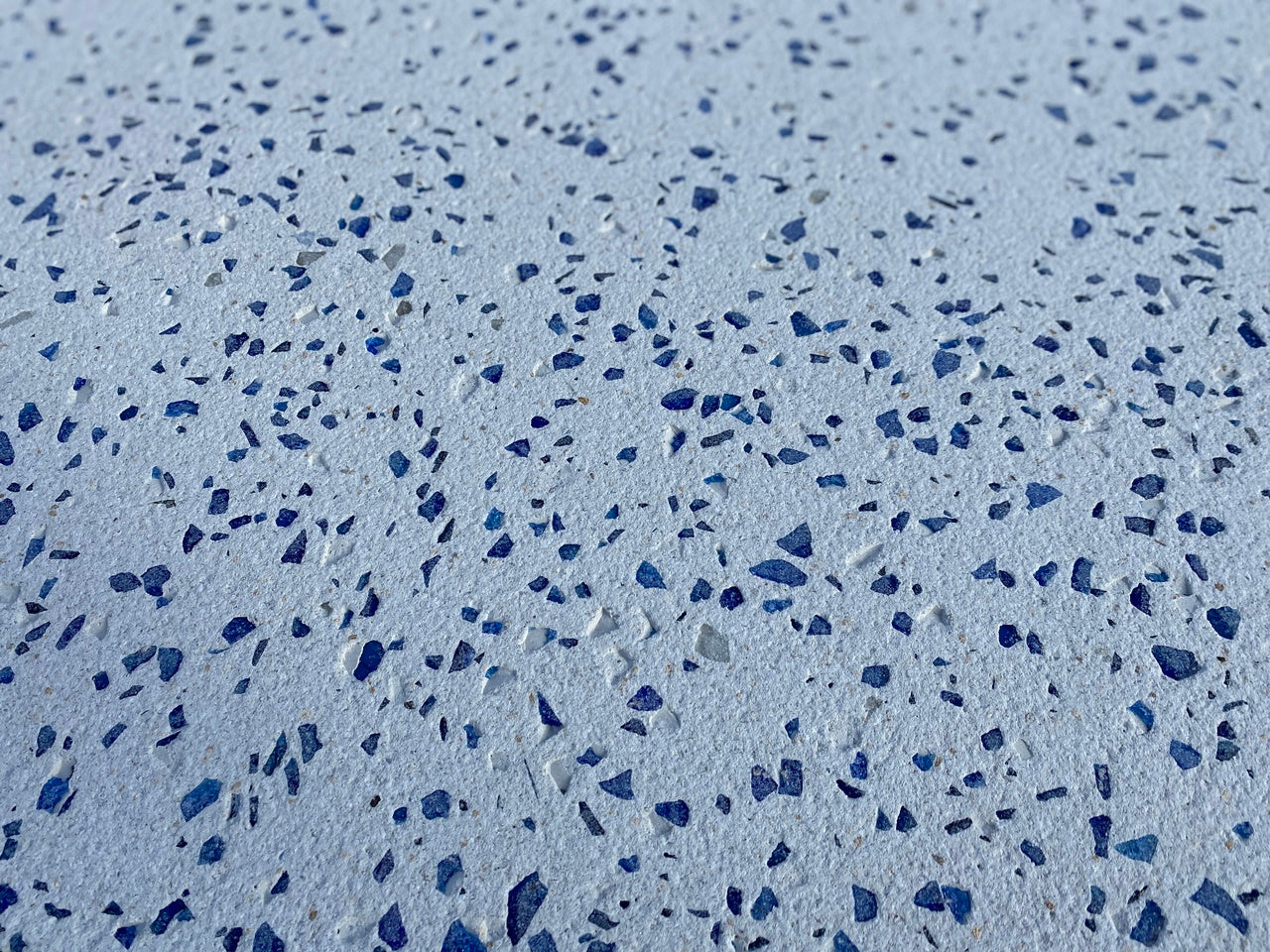 Losa Blanca Cristal Azul | 75x75x5 cm. | Palet 23 piezas