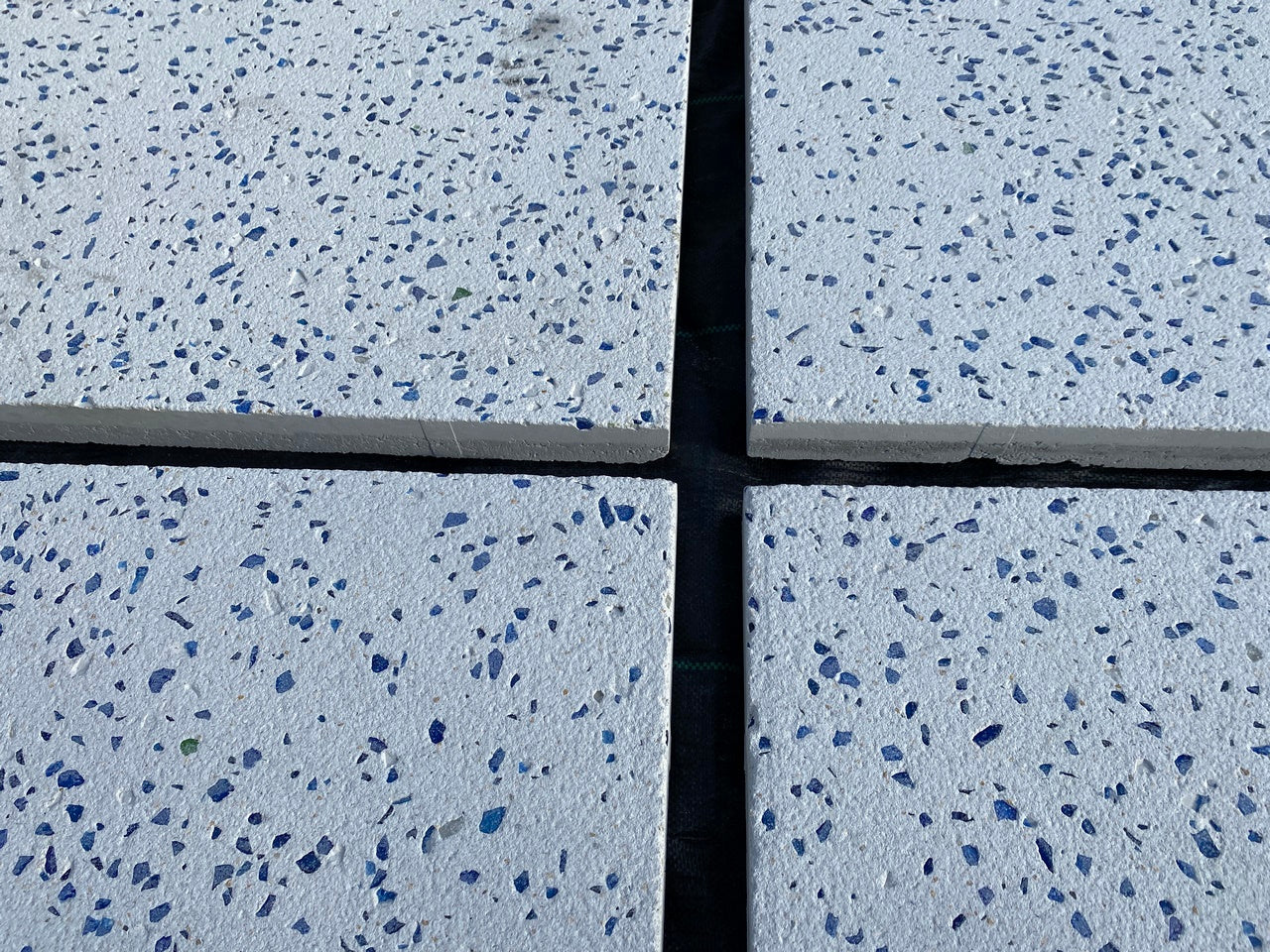 Losa Blanca Cristal Azul | 75x75x5 cm. | Palet 23 piezas