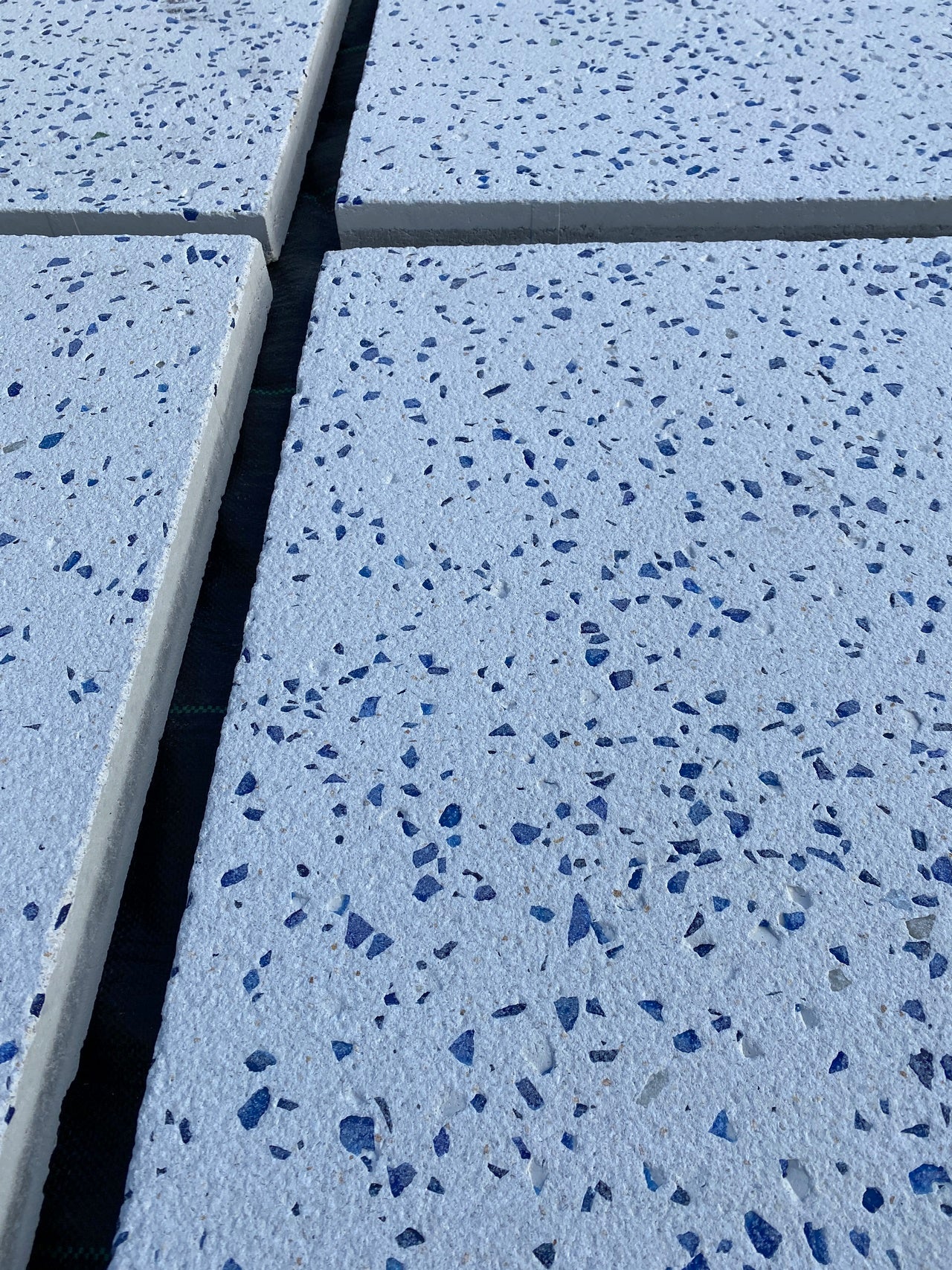 Losa Blanca Cristal Azul | 75x75x5 cm. | Palet 23 piezas