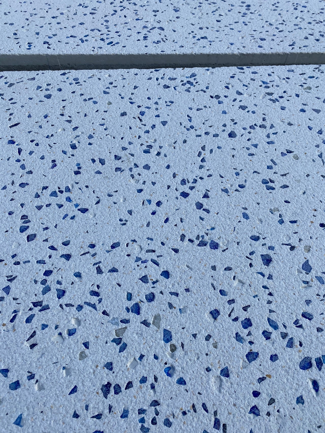 Losa Blanca Cristal Azul | 75x75x5 cm. | Palet 23 piezas