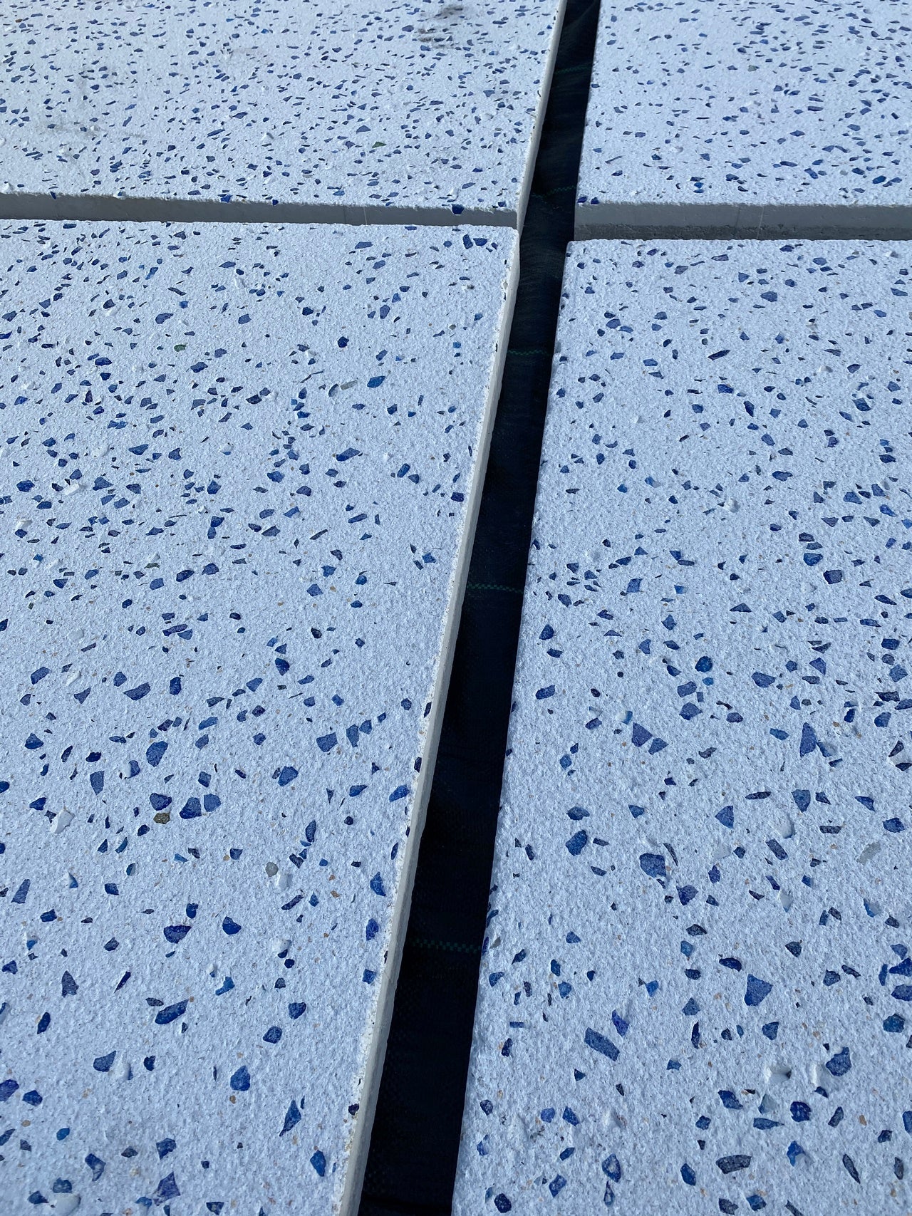Losa Blanca Cristal Azul | 75x75x5 cm. | Palet 23 piezas