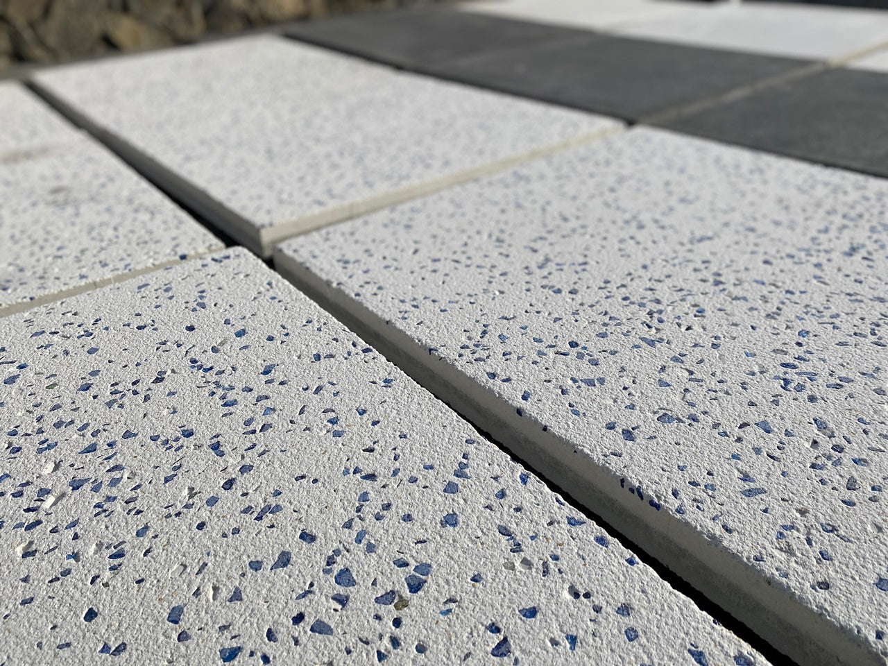 Losa Blanca Cristal Azul | 75x75x5 cm. | Palet 23 piezas