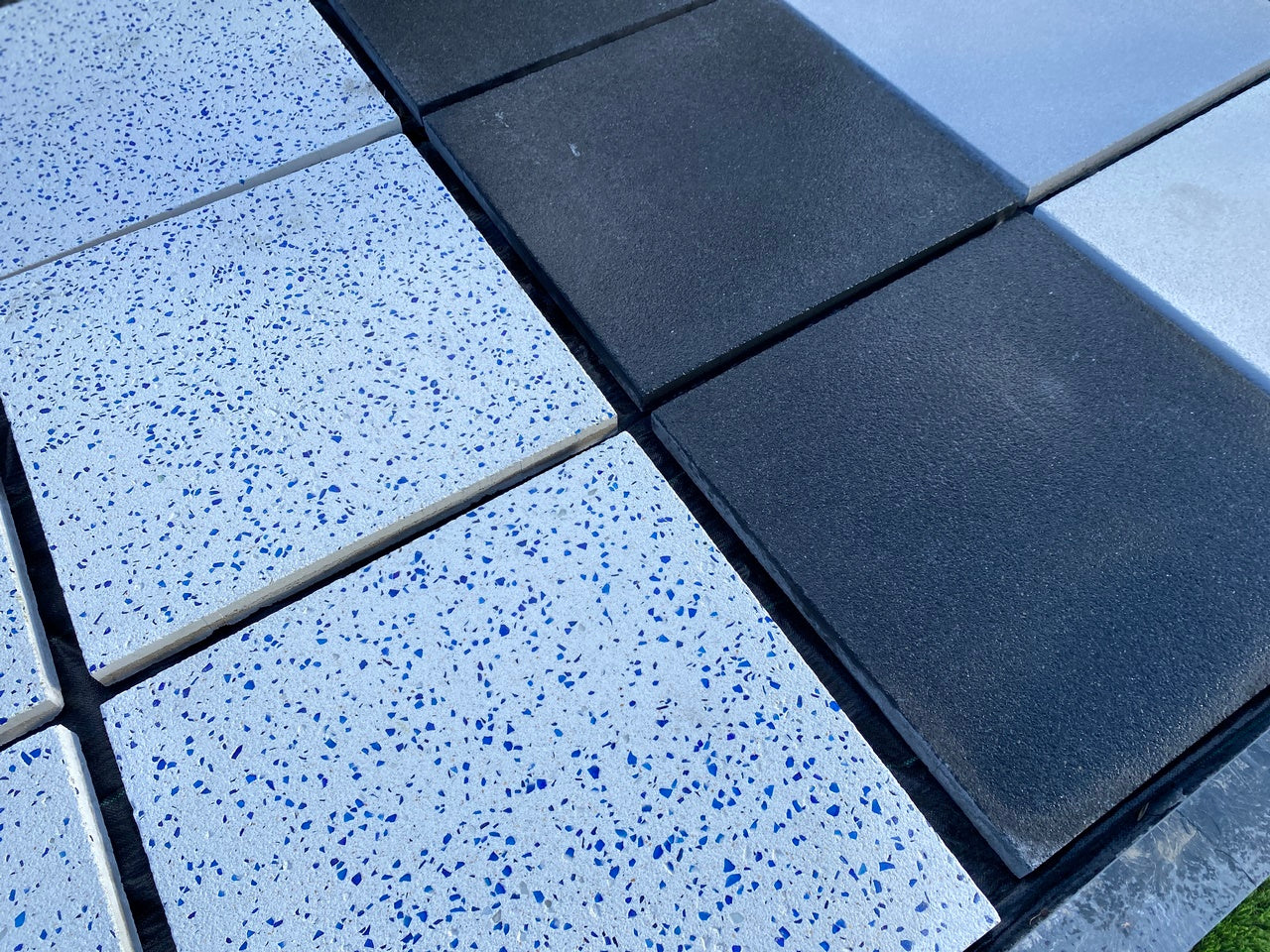 Losa Blanca Cristal Azul | 75x75x5 cm. | Palet 23 piezas